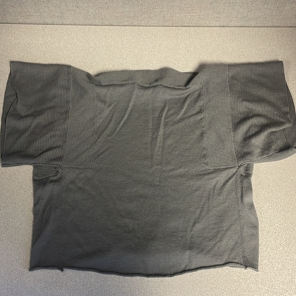 Gray cropped lightweight sweater - Picture 6 of 6